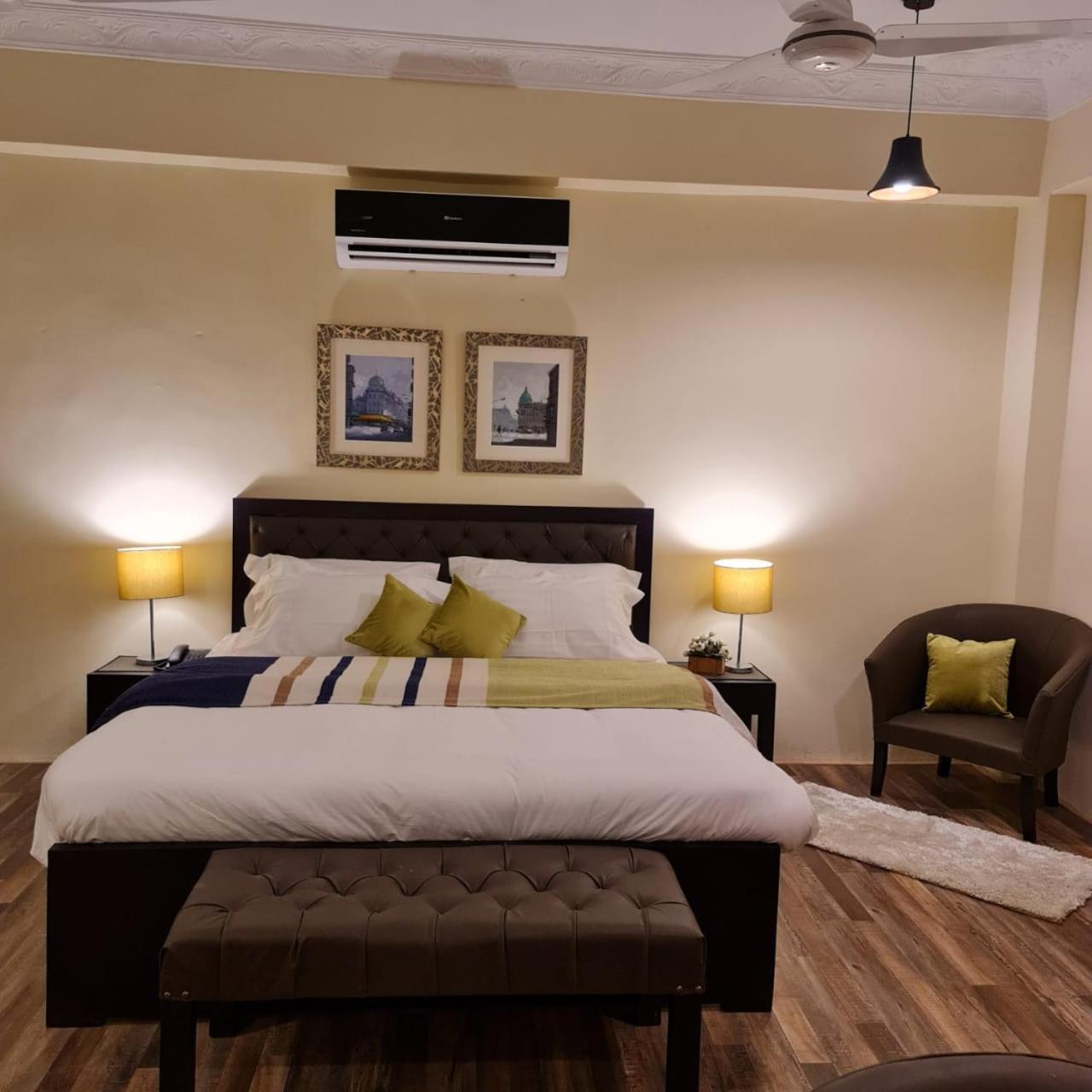 The Mandarin Inn Gilgit Exterior photo