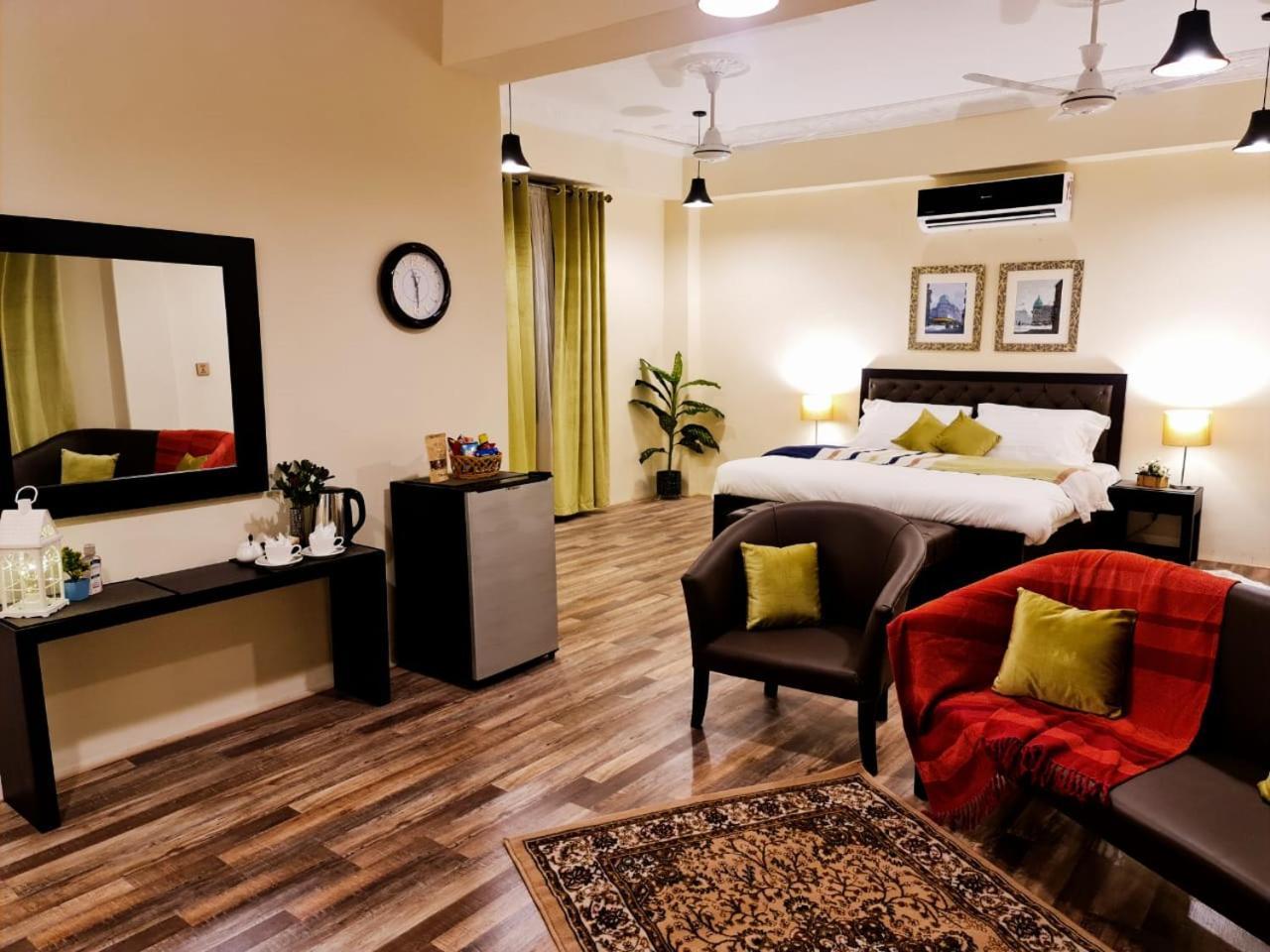 The Mandarin Inn Gilgit Exterior photo